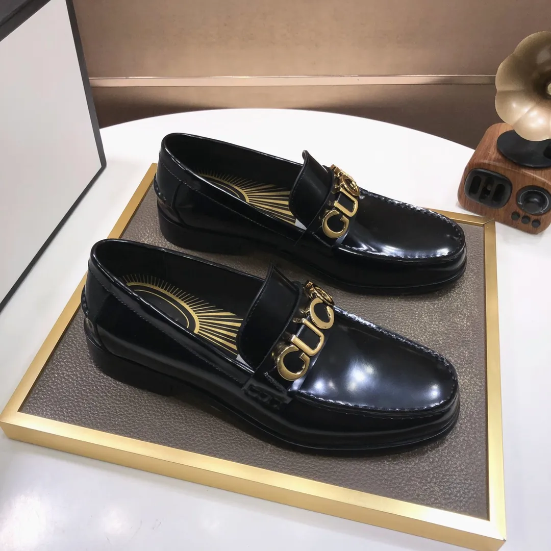 Factory batch 580💰Italy’s top luxury men’s shoe giant (GUCCI) (Gucci) (full cowhide lining) new arrival🍃Original European style🔰 Pleasant to the eye😍In order to make the shoes more durable and non-deformable🌀The production continues to follow traditional methods but there is still no lack of innovation💪Select original cowhide for the leather♻️Smooth, natural and extra bright⭐Made of imported cowhide The rich man’s first choice 38-45 (45 customized)